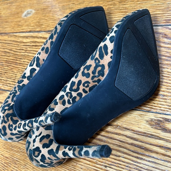 LC Lauren Conrad leopard print 4” heels. Size 7. AS IS!!!!! Inside is peeling - Picture 6 of 8